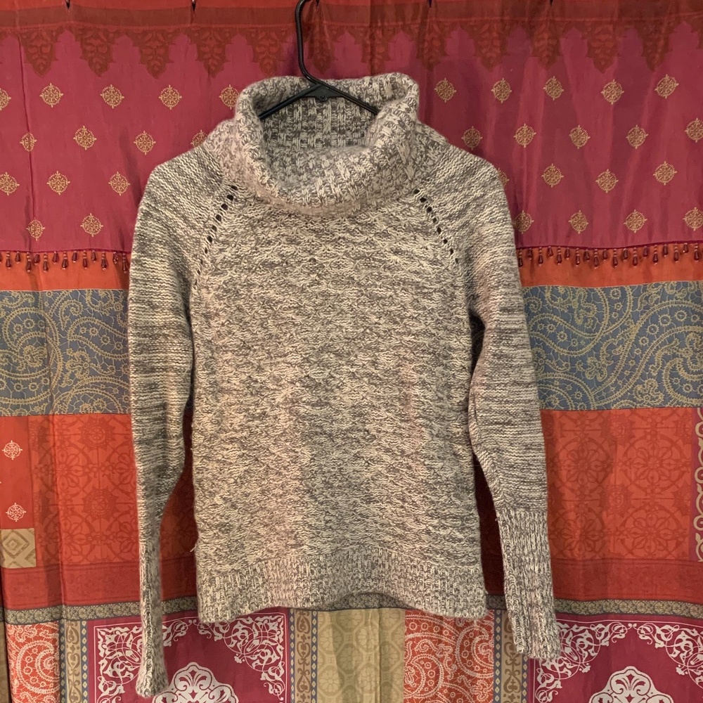 LOFT Gray Winter Turtleneck